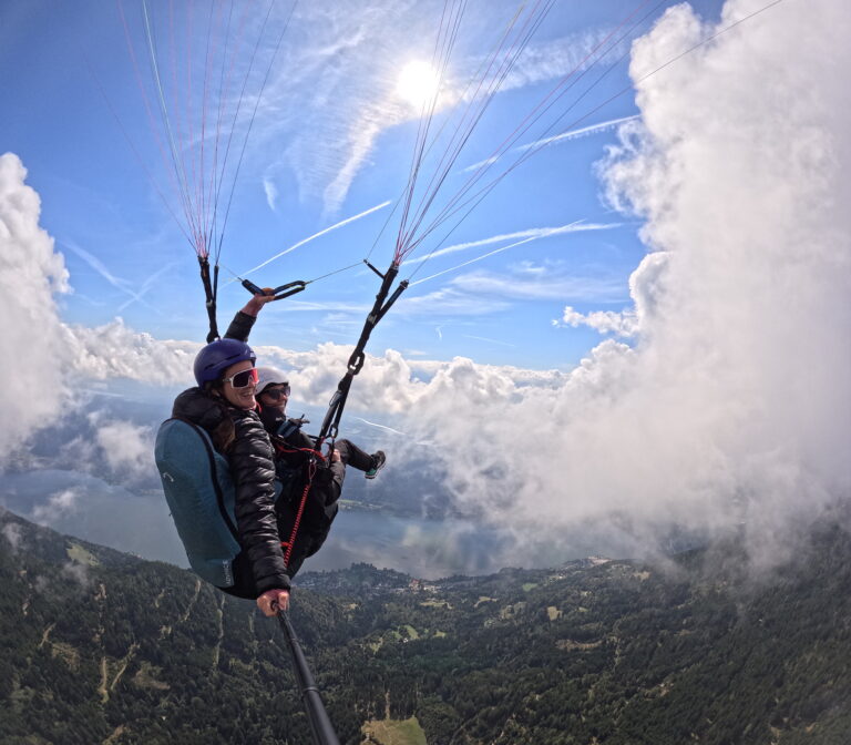Gleitschirm beim Tandemflug am Radsberg – Paragleiten über Klagenfurt in Kärnten