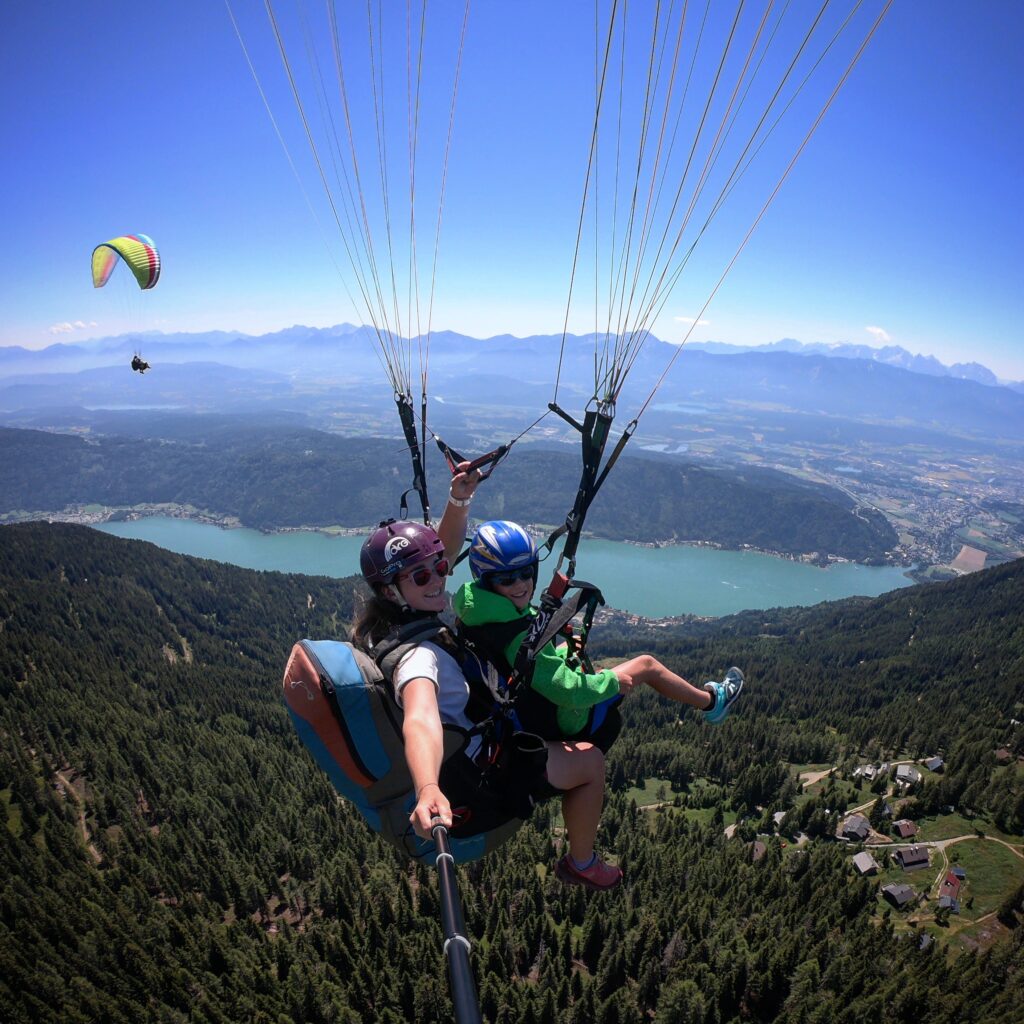 Tandemflug über den Ossiacher See – Paragleiten auf der Gerlitzen für Gruppen in Kärnten